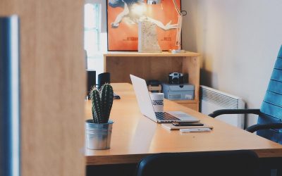 Réunions clients : pourquoi le bureau fermé redevient un standard